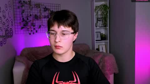 kyleberry_ online show from November 6, 6:00 pm