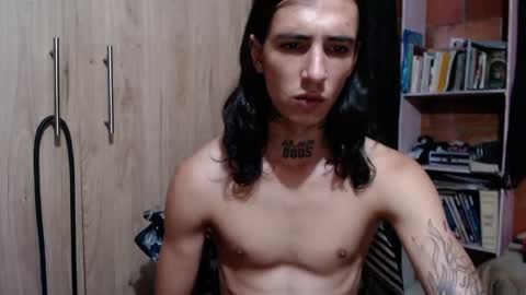 kyleer77 online show from October 14, 9:51 pm