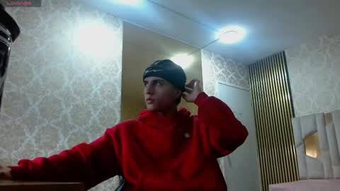kyler_tay online show from May 27, 11:51 am