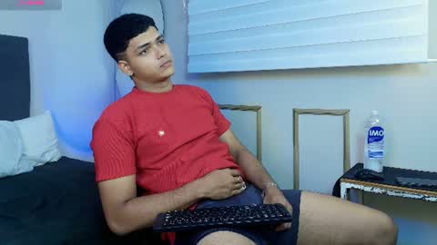 Kyliam online show from July 7, 7:40 pm