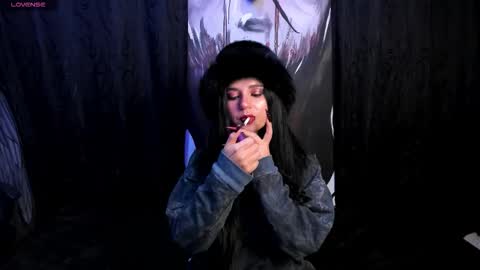 Snapshot of kylie_foxx1 chatting on October 7, 10:39 pm submissive demon Please help me to reach 500 thumbs up online show from October 7, 10:39 pm