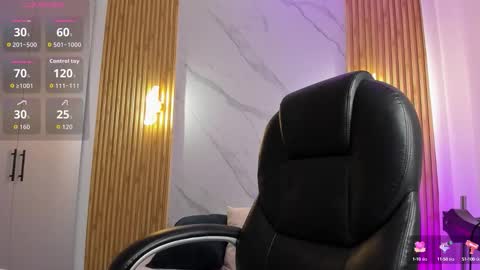 Snapshot of kylie_jones6 chatting on October 11, 4:06 am KYLIE online show from October 11, 4:06 am