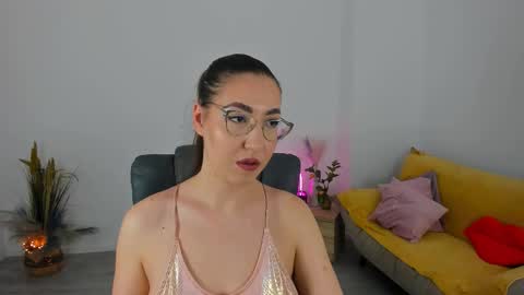 Kylie online show from October 25, 2:39 pm