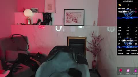 Snapshot of kylie_mellow chatting on September 21, 5:33 am Kylie online show from September 21, 5:33 am