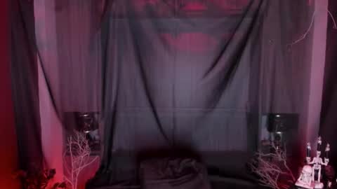 K Y L I E online show from October 22, 8:32 pm