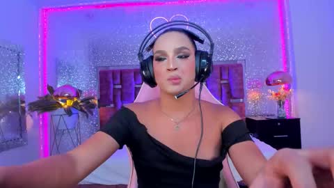 Snapshot of kylievictoria_ chatting on October 10, 6:08 am Kylie online show from October 10, 6:08 am