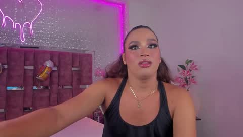 Snapshot of kylievictoria_ chatting on October 2, 4:44 am Kylie online show from October 2, 4:44 am