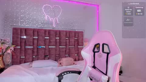 Snapshot of kylievictoria_ chatting on September 19, 4:49 am Kylie online show from September 19, 4:49 am