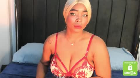 kylie white boobs online show from December 4, 5:45 pm