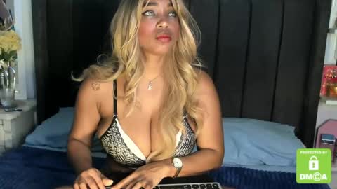 kylie white boobs online show from May 7, 8:37 pm