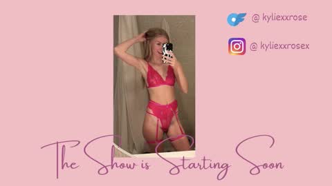 Snapshot of kyliexxrose chatting on October 15, 4:05 am Kylie online show from October 15, 4:05 am