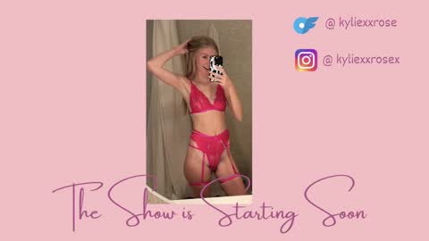 Snapshot of kyliexxrose chatting on October 1, 4:22 am Kylie online show from October 1, 4:22 am