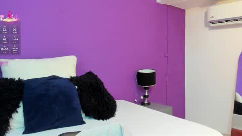 Kylie online show from March 11, 11:57 am