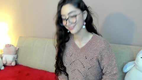 Snapshot of kymgiraldo8 chatting on December 17, 10:55 am Kym Giraldo online show from December 17, 10:55 am