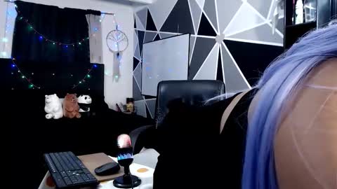 l0lavelvet online show from May 27, 1:23 am