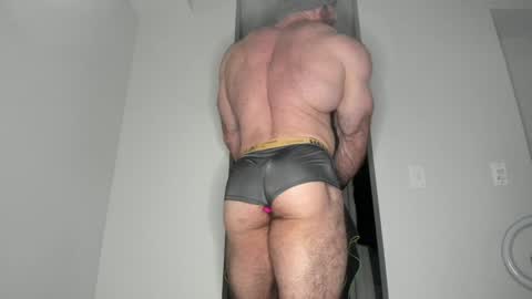 Snapshot of l0v35_2_5p00g3 chatting on December 14, 8:02 am l0v35_2_5p00g3 online show from December 14, 8:02 am