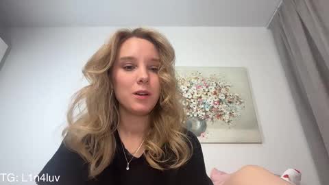 lina online show from March 22, 6:12 pm