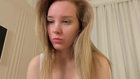 lina online show from January 5, 9:18 pm