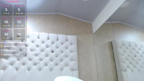 la crespa x online show from December 19, 3:51 pm