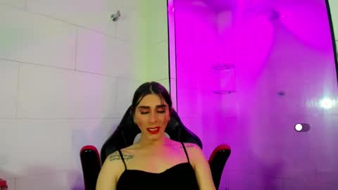 Snapshot of la_ratona_1 chatting on February 22, 12:05 am AriSaray online show from February 22, 12:05 am