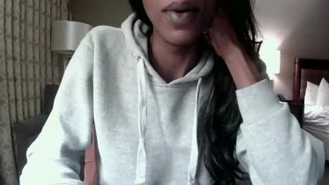 Bella online show from December 2, 9:23 pm