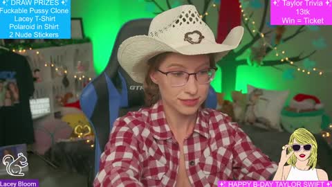 Snapshot of laceybloom chatting on December 14, 1:27 am Lacey Bloom online show from December 14, 1:27 am