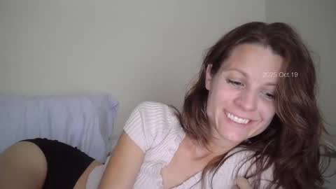 Snapshot of lacie_richards chatting on October 19, 8:46 pm Lacie online show from October 19, 8:46 pm