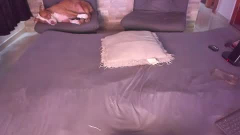 Akyra  online show from April 16, 9:39 pm