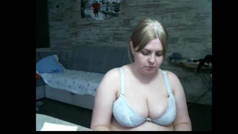 lady cute cat29 online show from March 14, 10:30 am