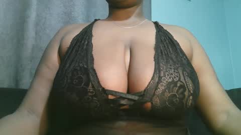 lady_dearra online show from May 5, 10:21 am