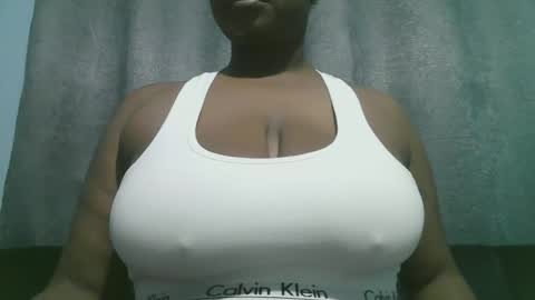 Snapshot of lady_dearra chatting on September 14, 3:20 am lady_dearra online show from September 14, 3:20 am