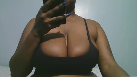 lady_dearra online show from February 11, 3:32 am