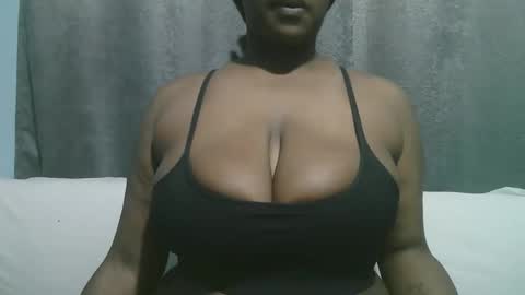 Snapshot of lady_dearra chatting on September 28, 4:43 am lady_dearra online show from September 28, 4:43 am