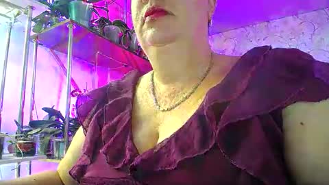 Snapshot of lady_gloria chatting on September 9, 4:23 am Lady Gloria online show from September 9, 4:23 am