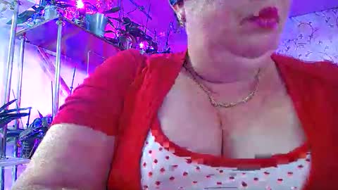 Snapshot of lady_gloria chatting on October 7, 12:01 pm Lady Gloria online show from October 7, 12:01 pm