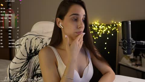 lady_white_snake online show from December 29, 3:03 pm