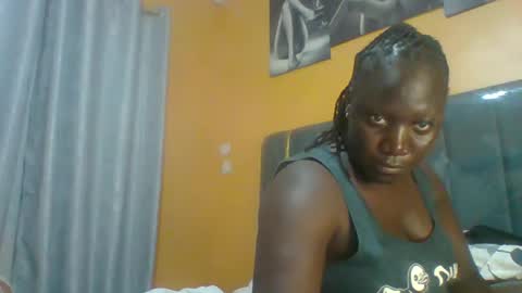 lindah32 online show from January 18, 7:45 pm