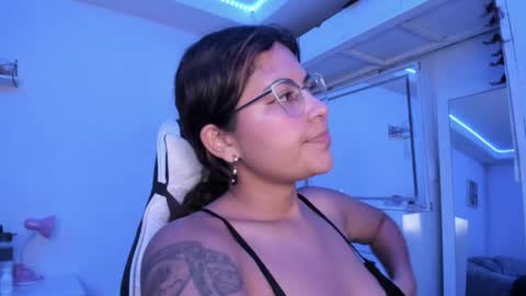  Lady  online show from May 13, 2:32 am