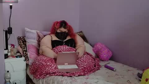 ladykitsunebig online show from July 7, 6:04 am
