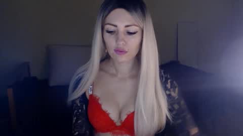 Snapshot of ladymoonlight8 chatting on January 8, 1:20 pm Monika online show from January 8, 1:20 pm