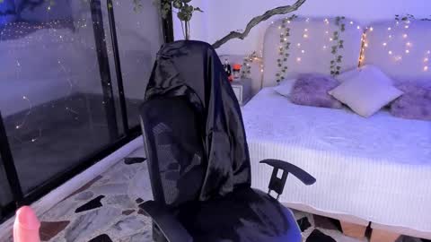 Lady  online show from November 2, 7:08 am