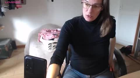 Lea online show from February 25, 1:00 pm