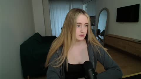 lailatoks - TIP 100 tks  get all my videos 22 VIDEOS SQUIRT PUSSY DILDO online show from March 28, 8:27 am