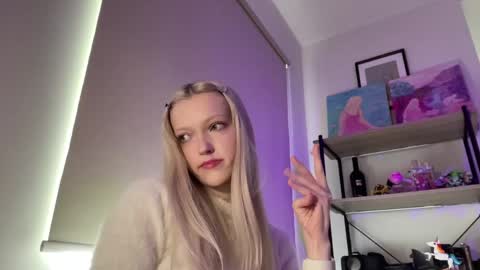 Elsa online show from May 18, 3:18 pm