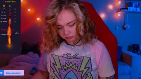 Snapshot of lala_loulou chatting on December 26, 9:37 pm Nicky online show from December 26, 9:37 pm