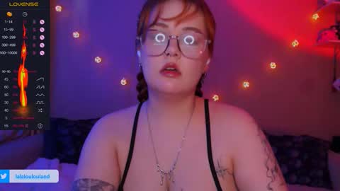 Snapshot of lala_loulou chatting on October 6, 12:12 pm Nicky online show from October 6, 12:12 pm