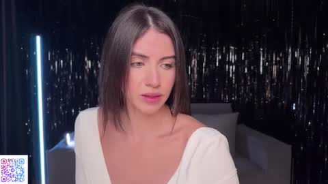 Snapshot of lallebi chatting on February 24, 3:44 am Ellina online show from February 24, 3:44 am