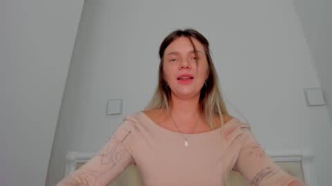 Lallie  online show from November 6, 12:41 pm