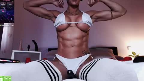 Lola online show from May 6, 6:58 pm