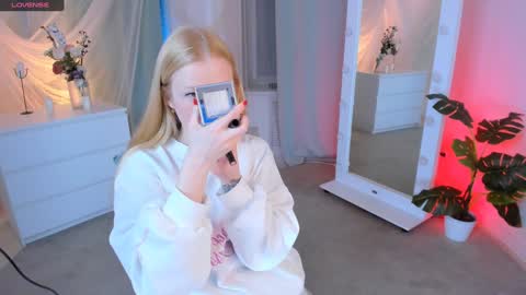 Snapshot of laly_peach chatting on January 26, 4:30 pm Laly online show from January 26, 4:30 pm